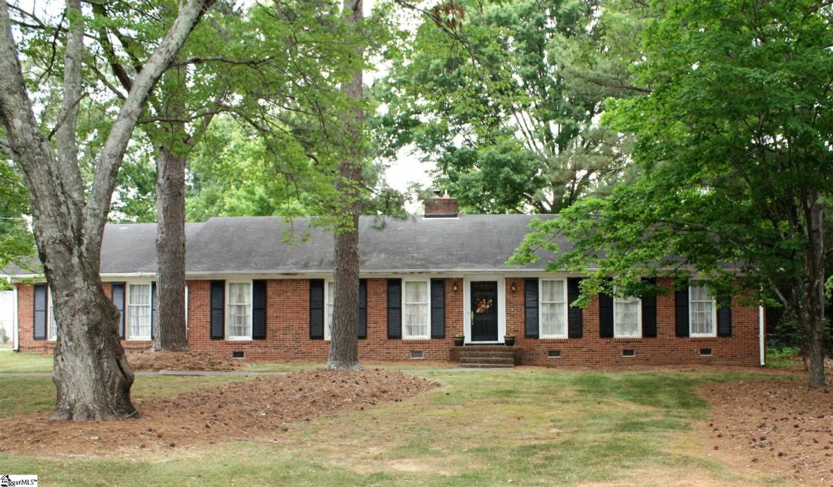 15 Hillsborough Drive