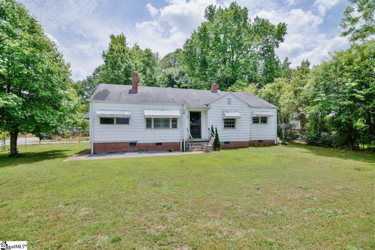 2030 E North Street