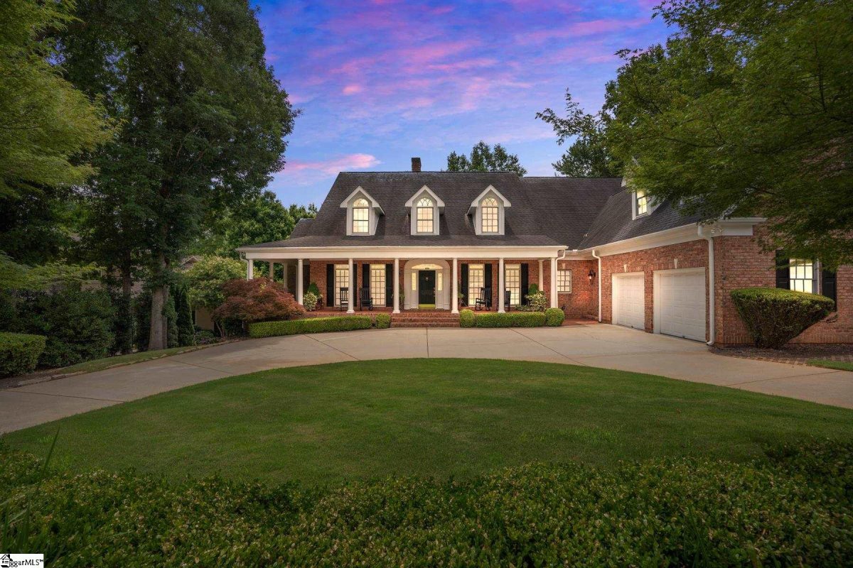 27 Lawson Way