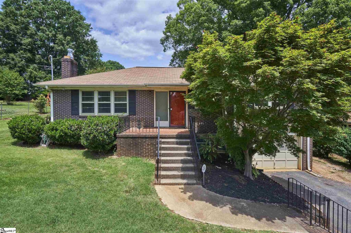 9 Lynhurst Drive