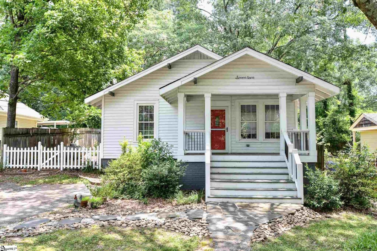 17 Jedwood Drive