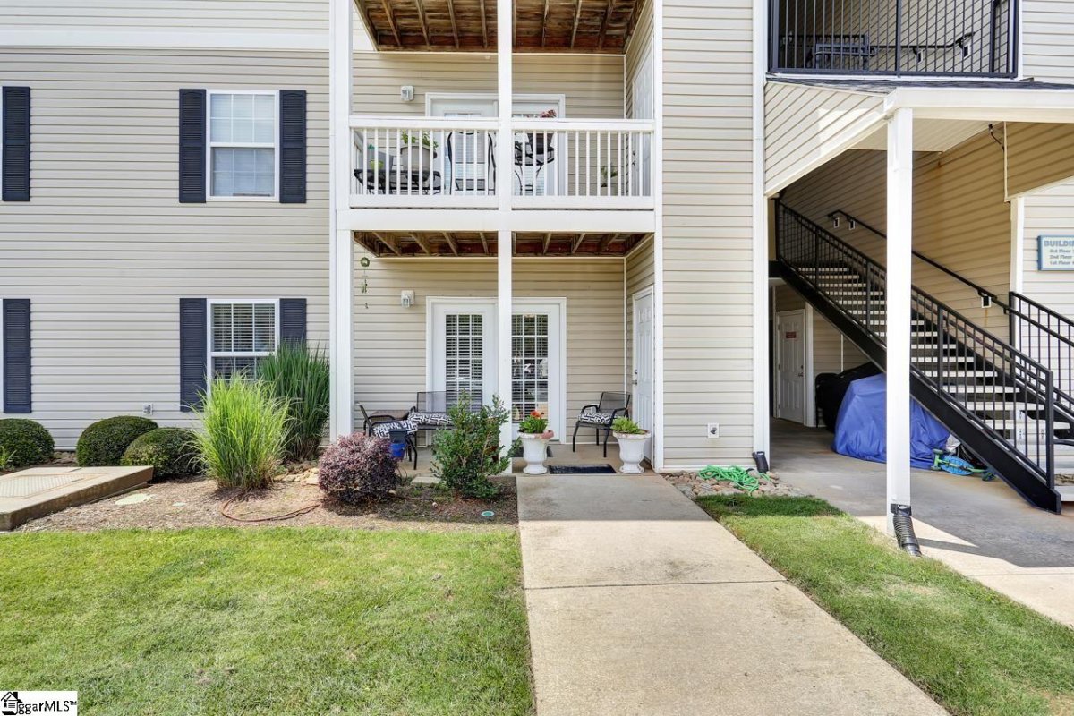 102 Mckenna Circle