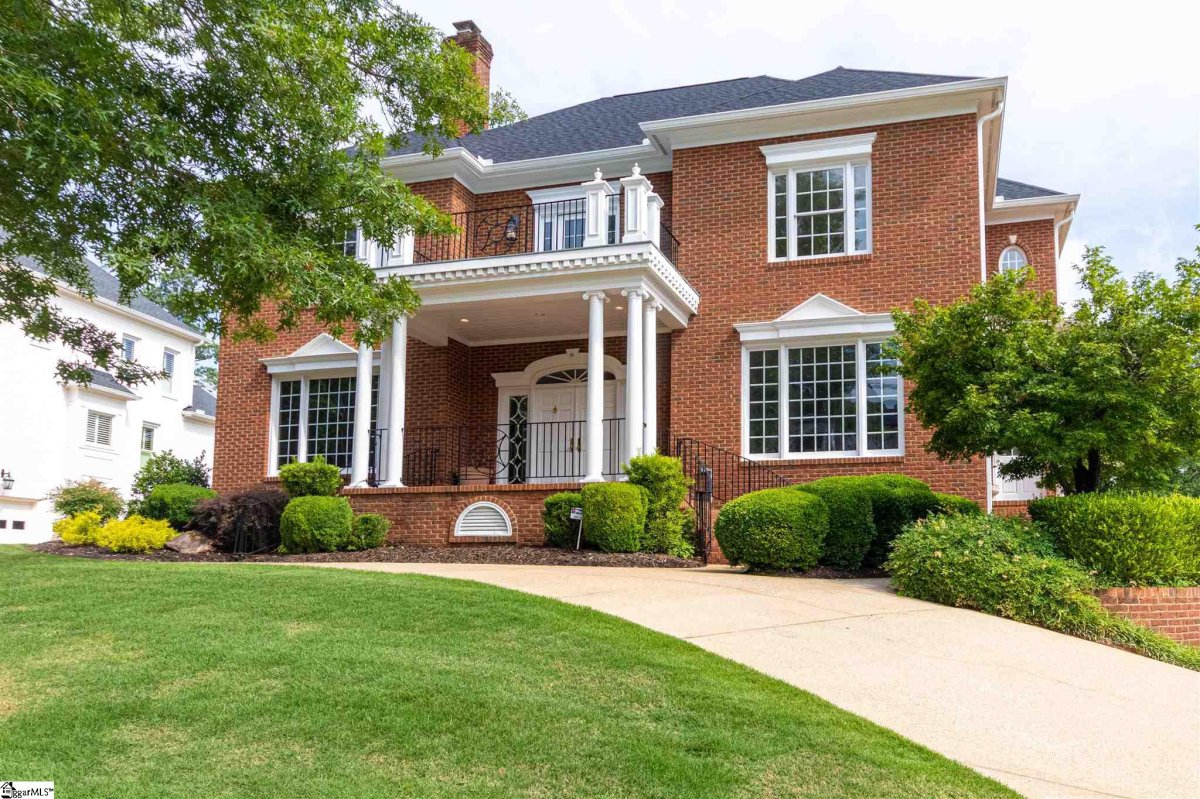 8 Baronne Court