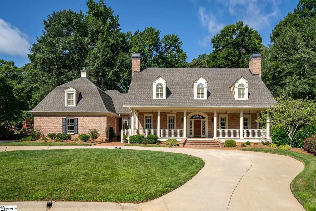 5 Walnut Hall Lane