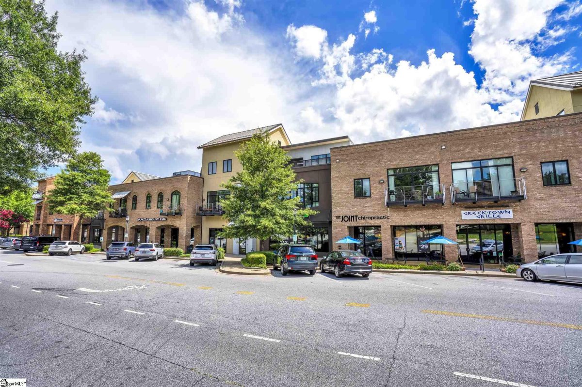 400 E Mcbee Avenue 4204