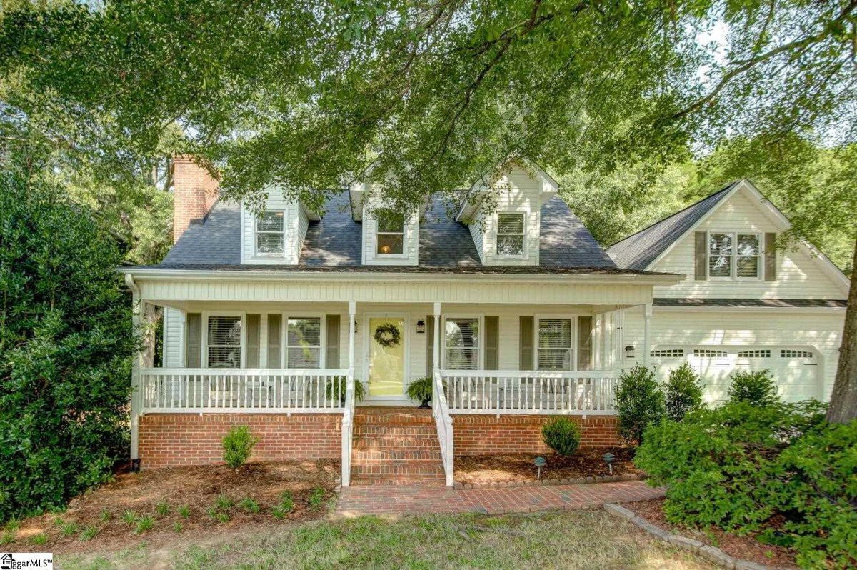303 Oak Wind Circle