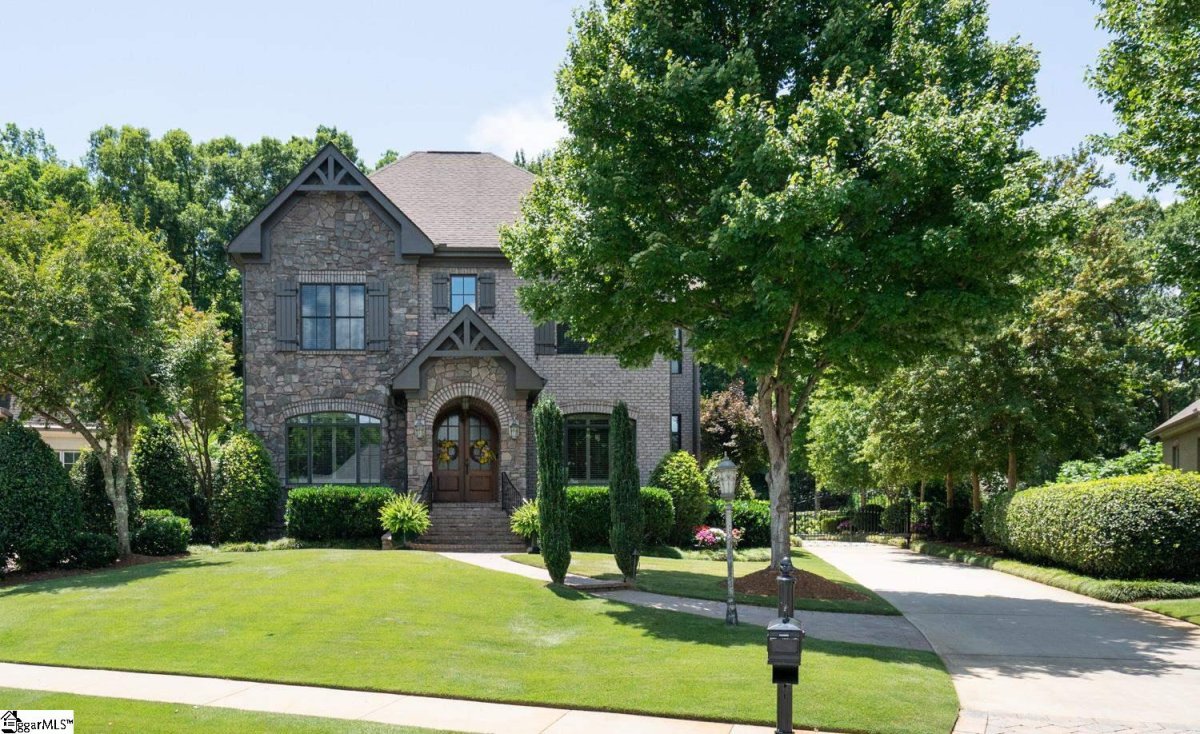 10 Travertine Court