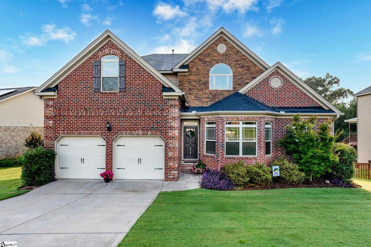 450 Jewelwood Drive