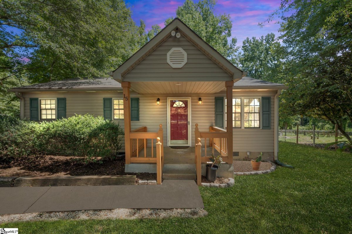 15 Longland Drive