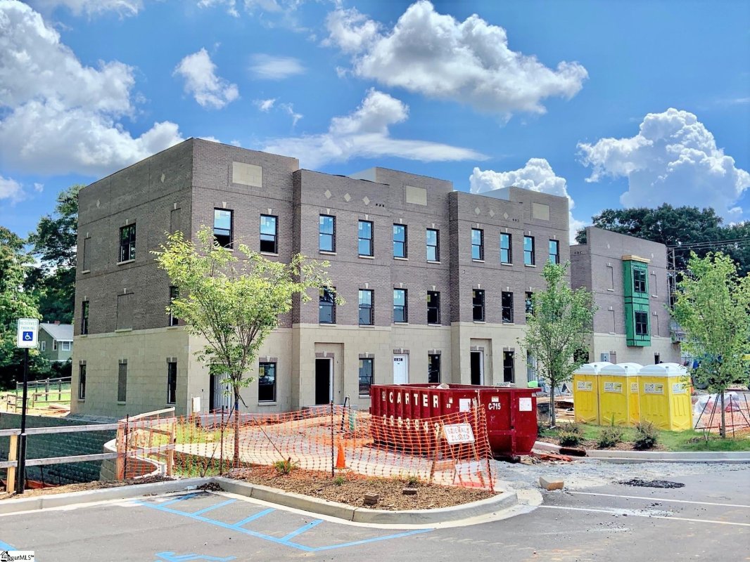 1503 E North Street 2101