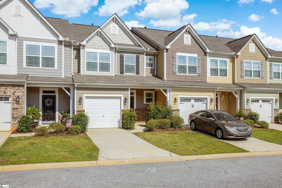 700 Daisy Hill Lane