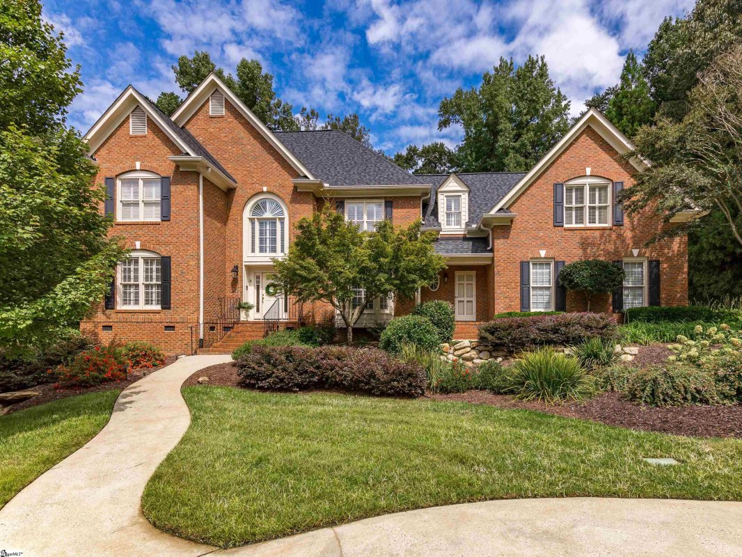 4 Medallion Court