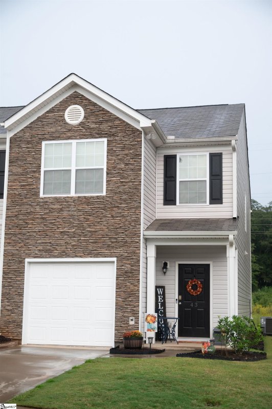 43 Moorlyn Lane
