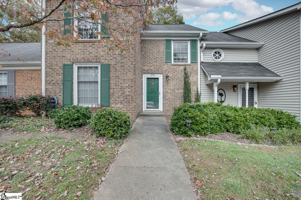 902 Wenwood Circle