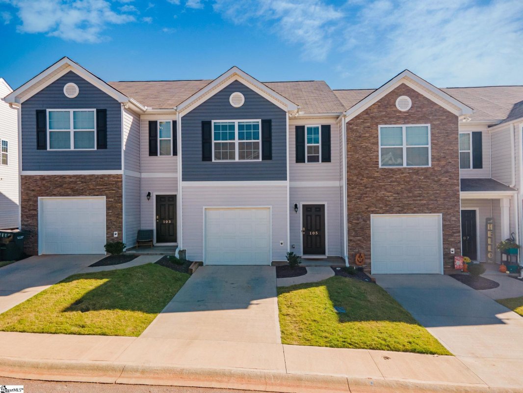 105 Moorlyn Lane