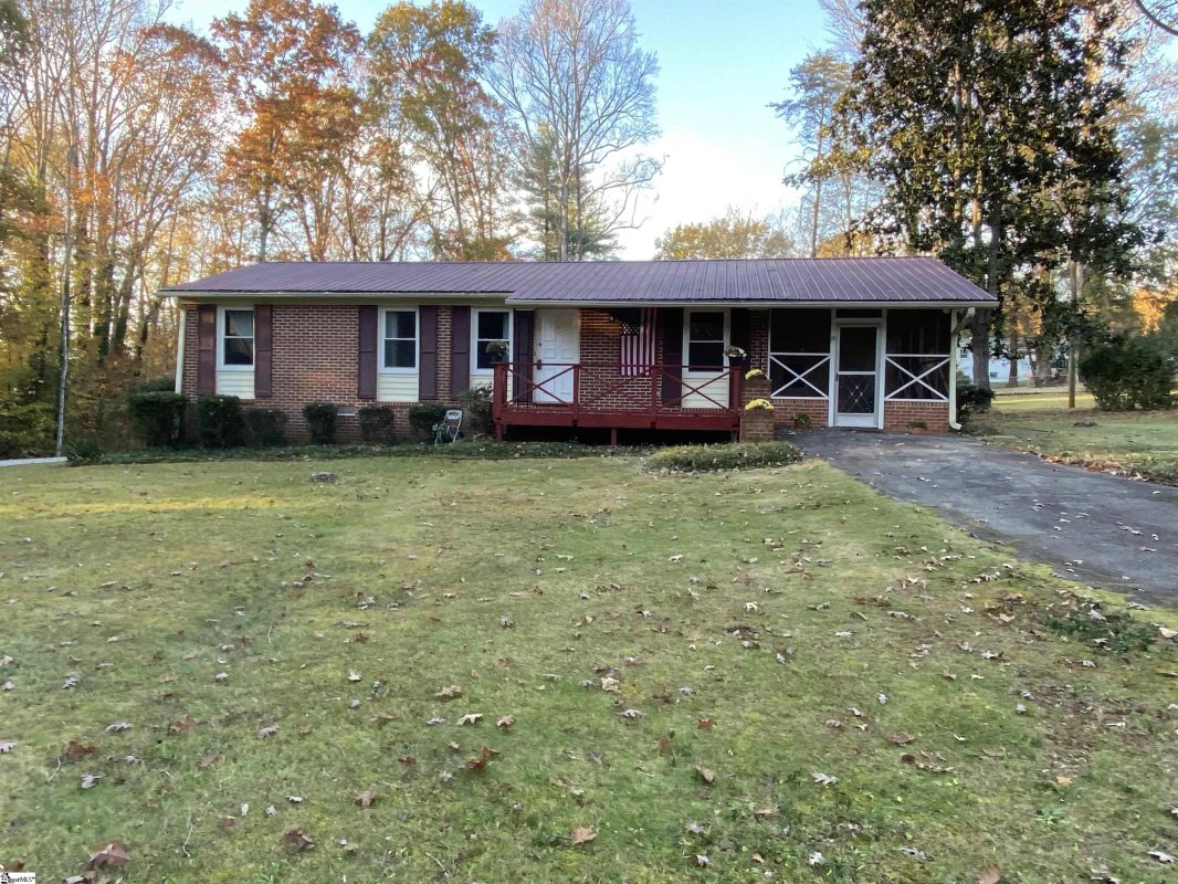 14 Pine Crest Drive