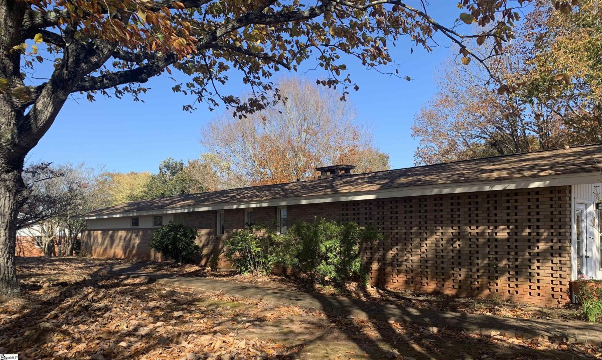 415 Pelzer Highway