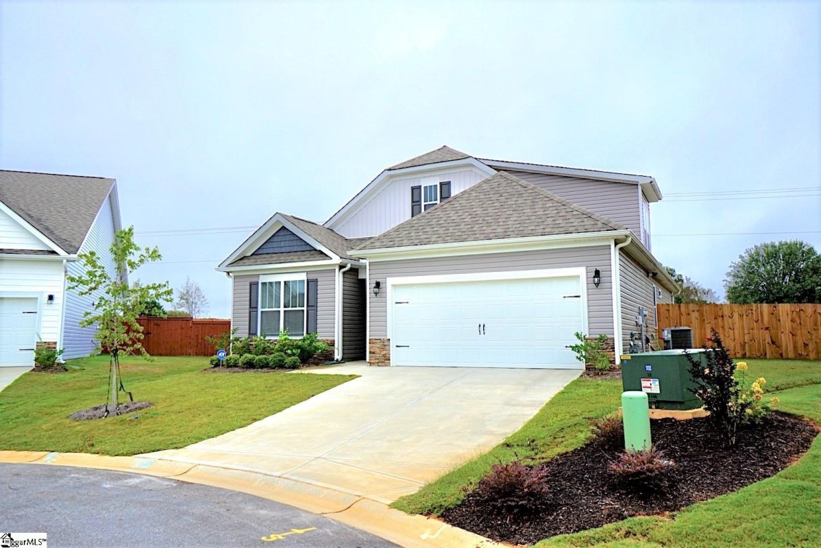 422 Linfield Court