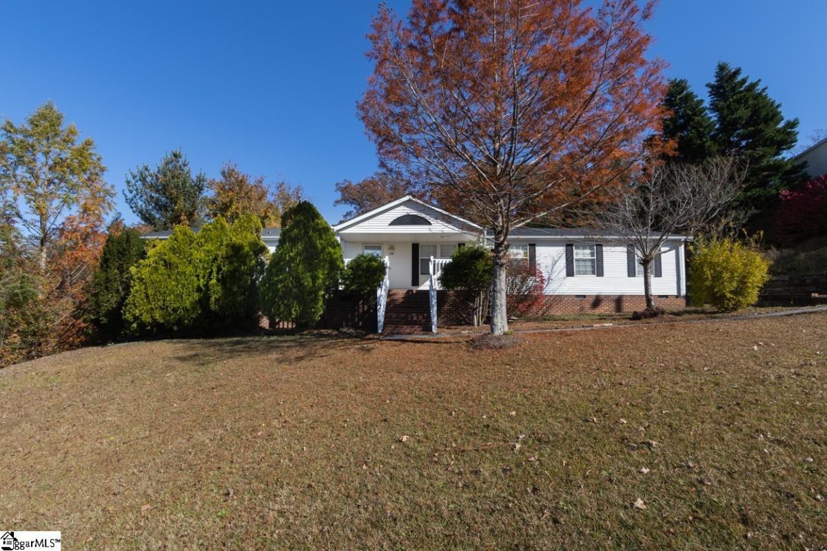 112 E Pond Drive