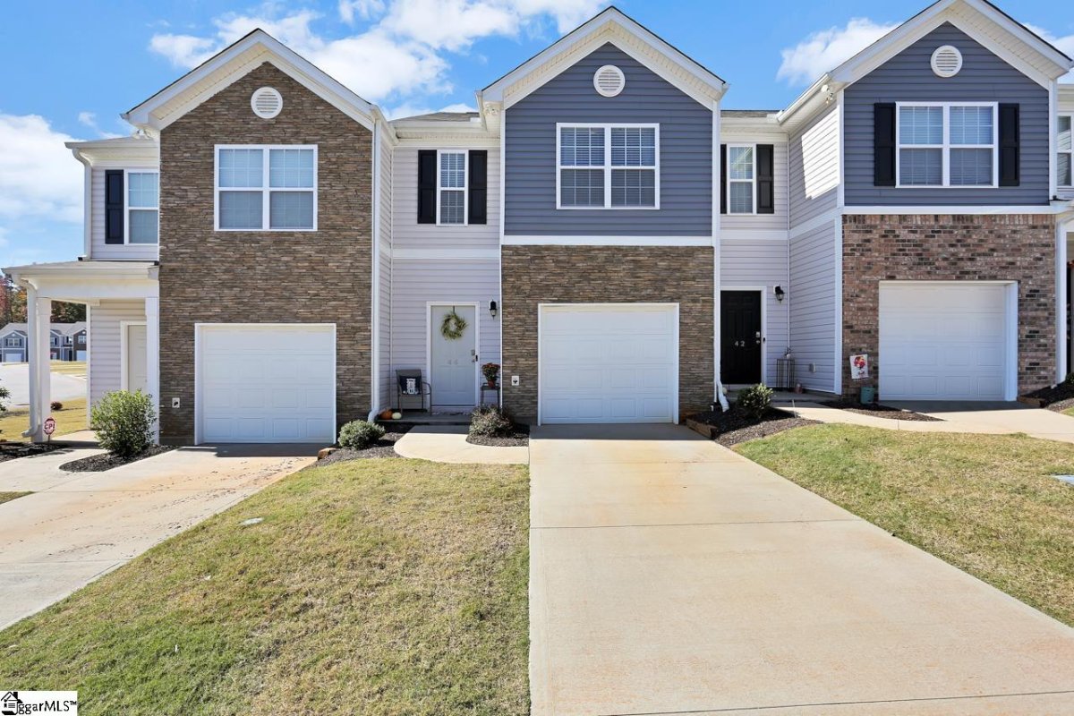 44 Moorlyn Lane