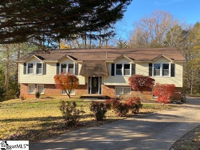 107 Hollibrook Court
