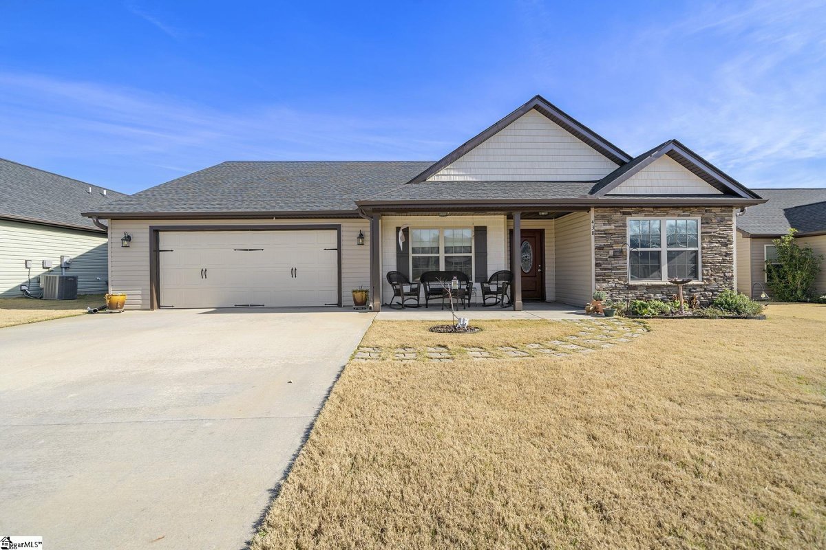 438 Peaksview Drive