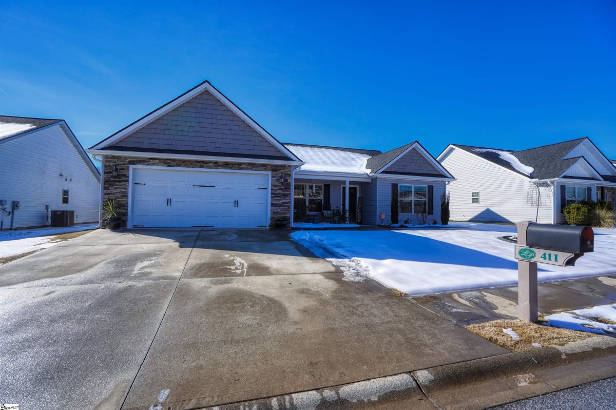 411 Peaksview Drive