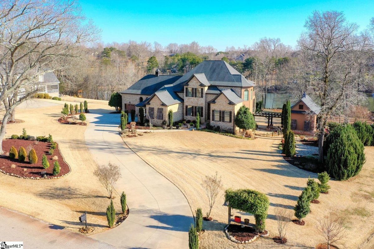 33 Shore Vista Lane