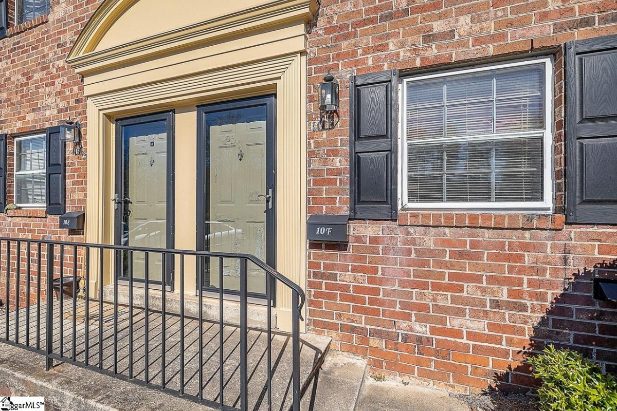 2530 E North Street Unit 10F