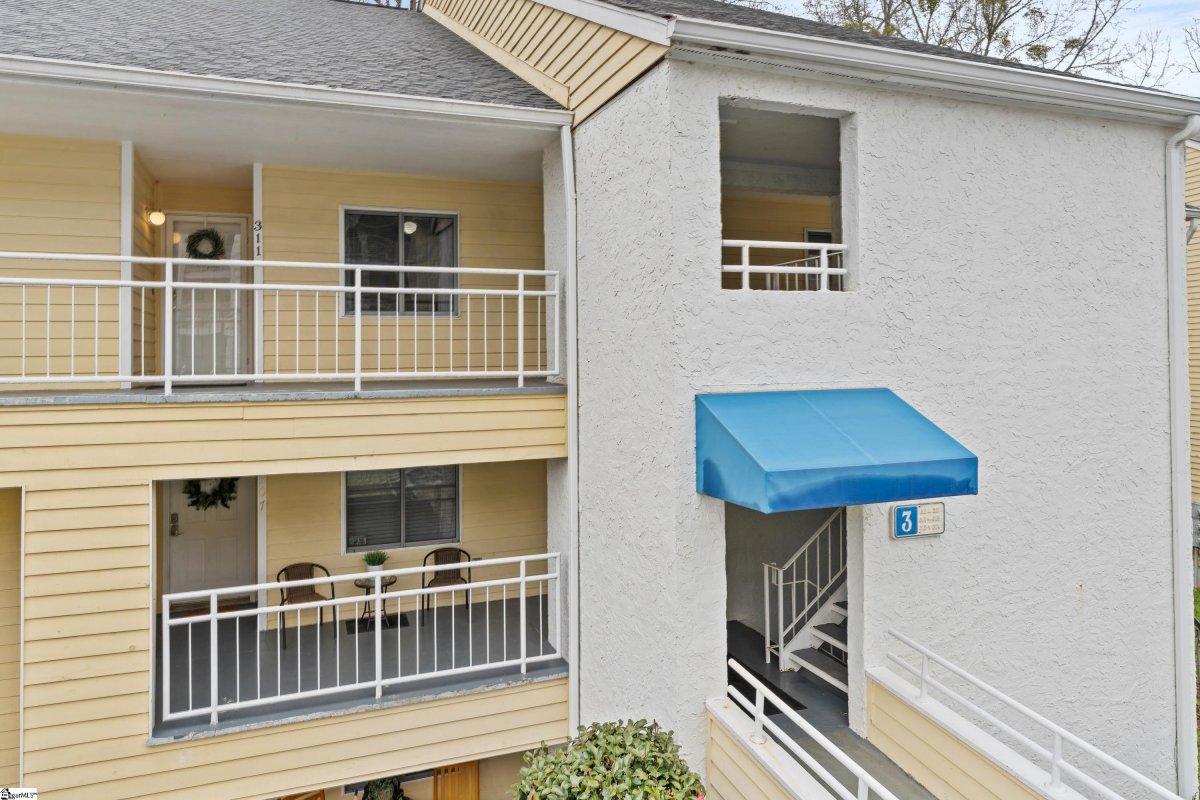 311 Northlake Drive