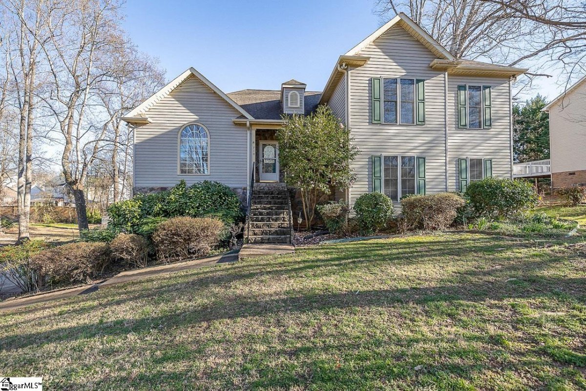 710 Pineapple Pointe