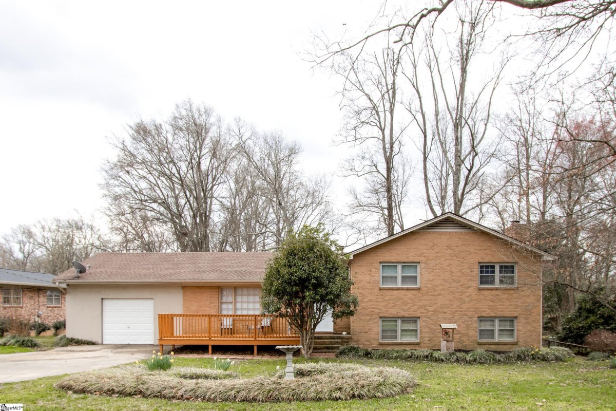 12 Woodleigh Drive