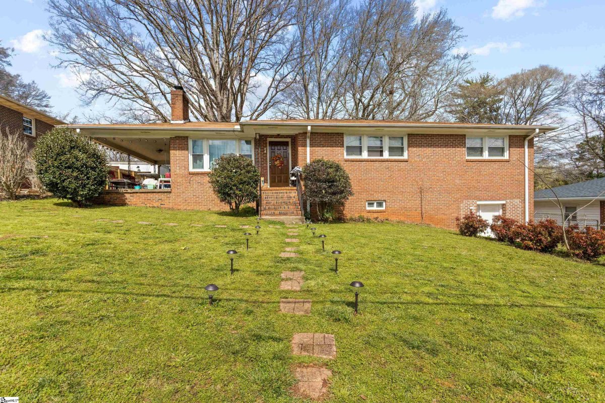 11 Lynhurst Drive
