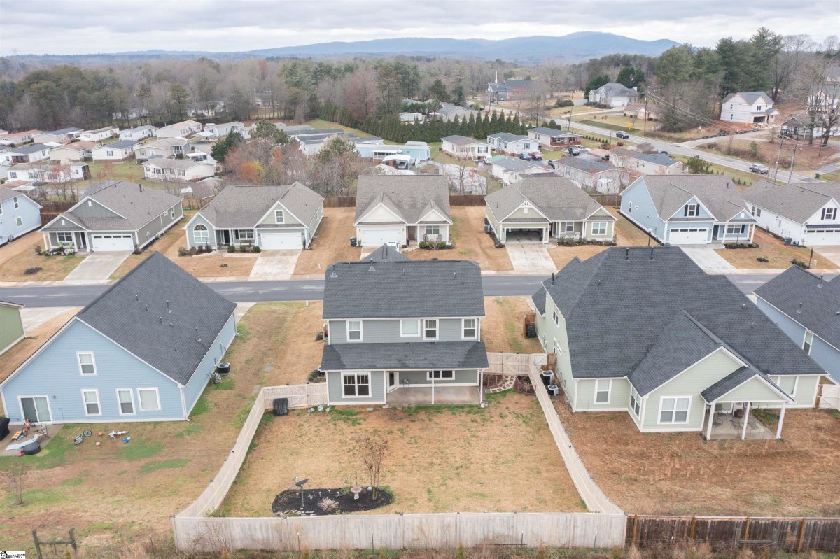 7 Bishop Lake Way