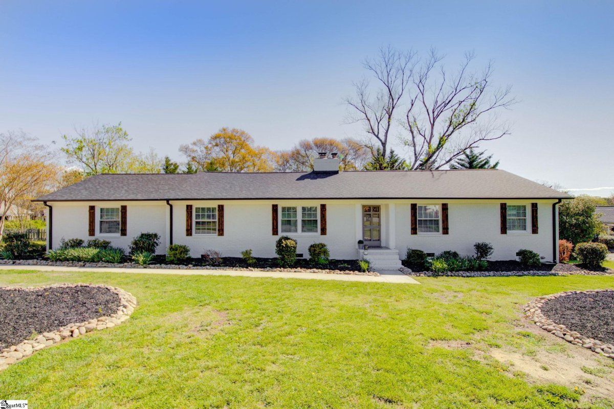 201 Rollingreen Road