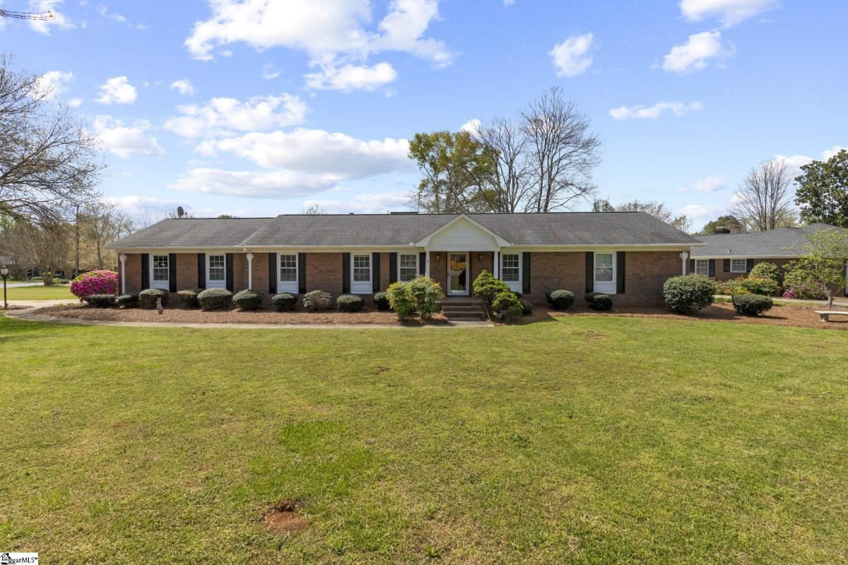 19 Chatelaine Drive