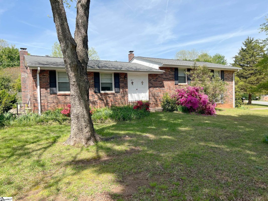 211 Bartlett Street