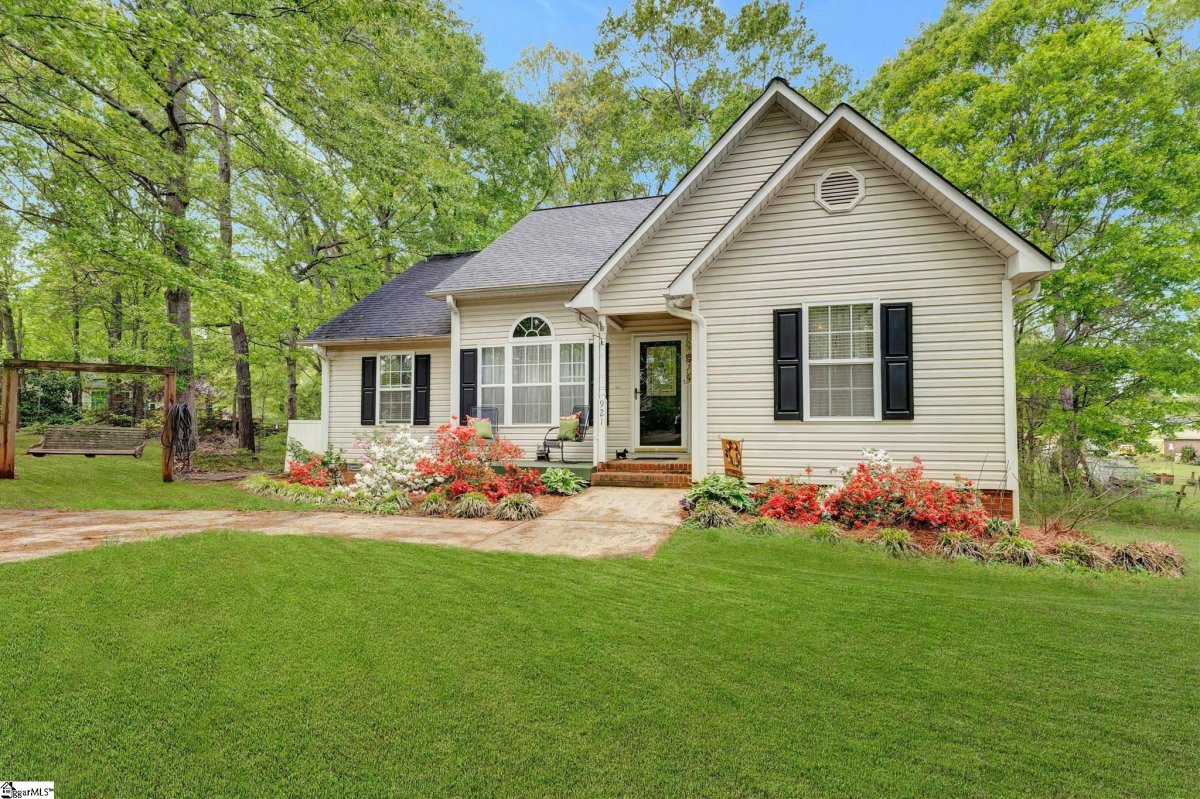 921 Hollyhock Court
