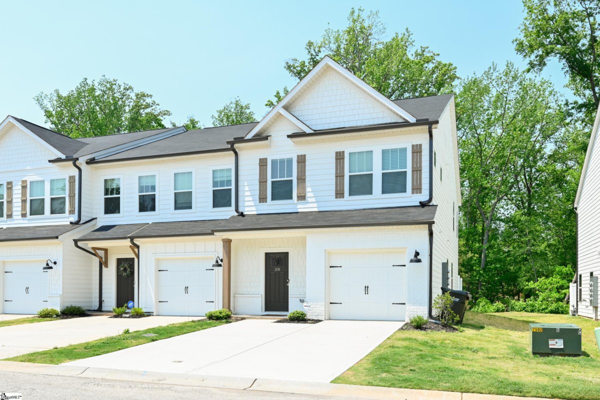 38 Grey Oak Trail