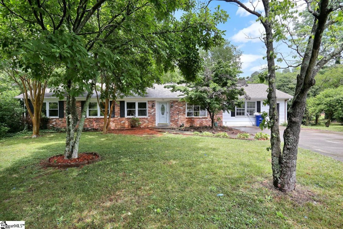 108 Redwood Circle