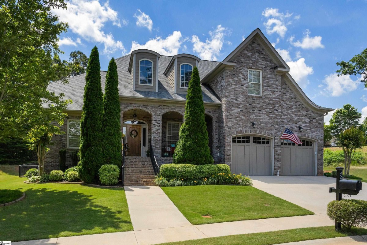 22 Double Crest Drive