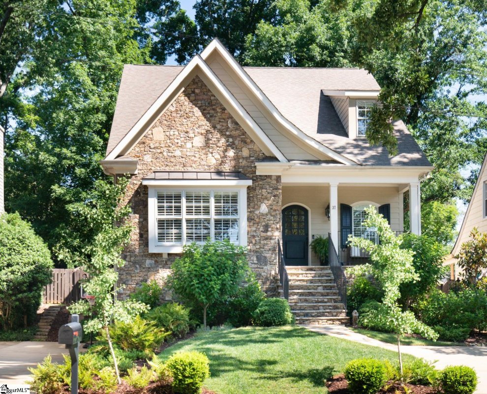 37 Douglas Drive
