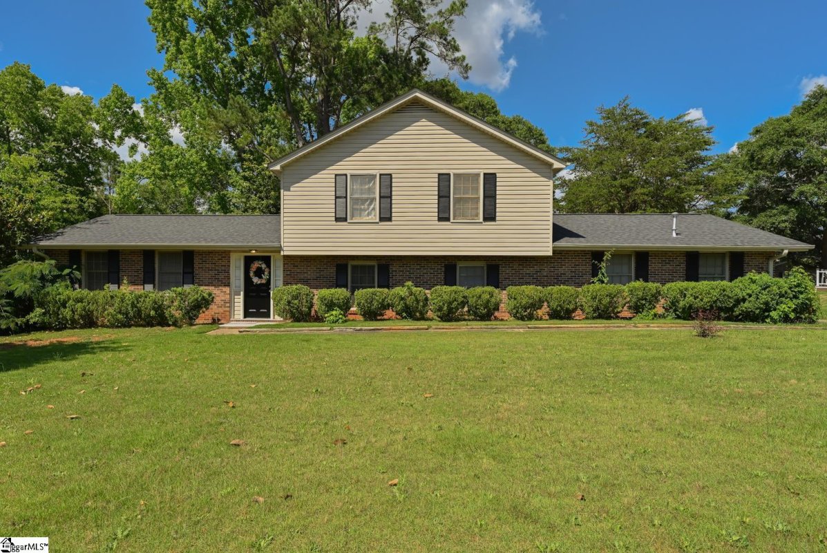117 Meadowbrook Drive