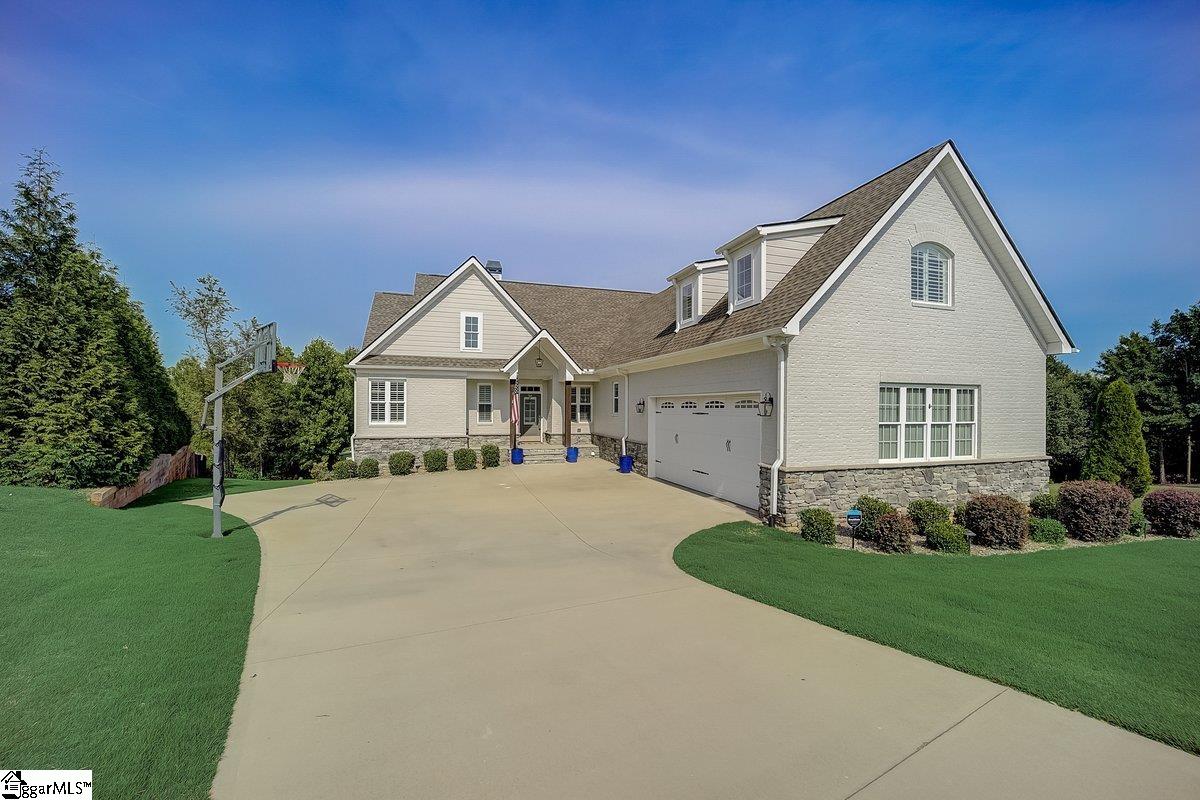 8 Winding Walk Way