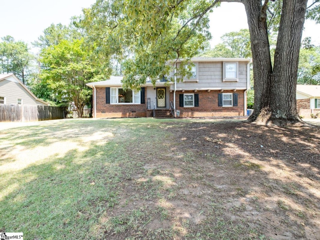 102 Barclay Downs Drive