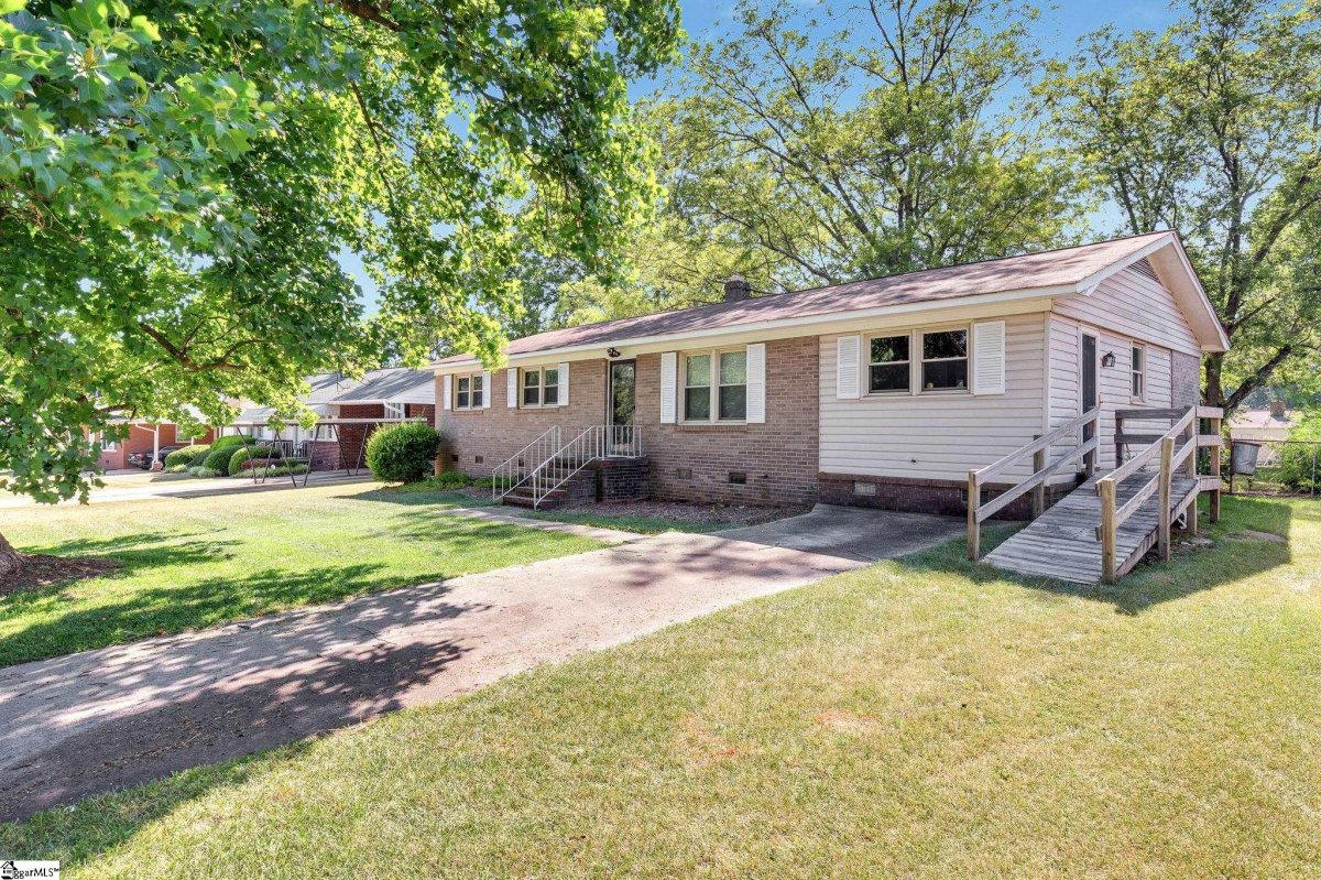 8 Farmington Road