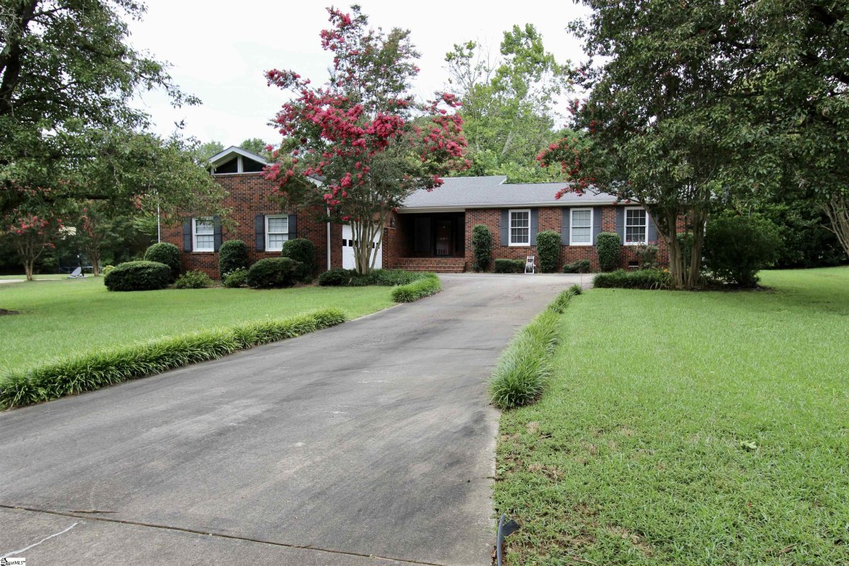 204 Woodgrove Trace