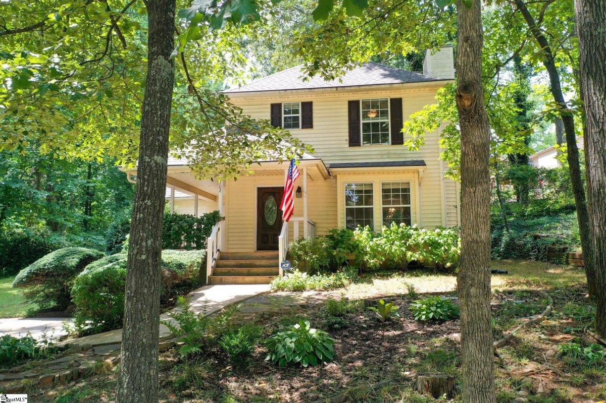 1702 Winding Way