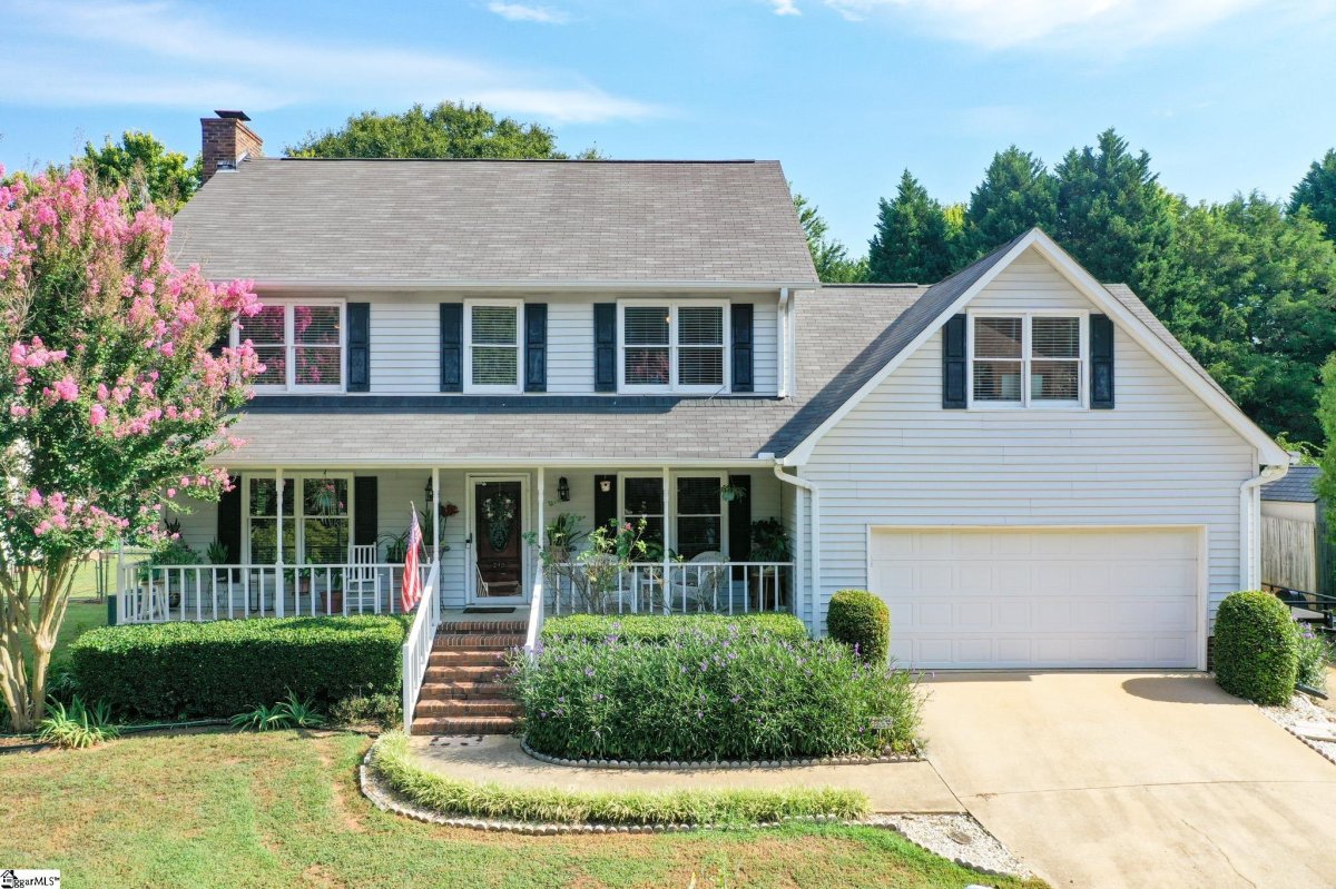 210 Foxhound Road