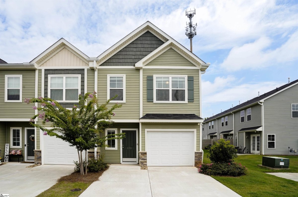 123 Bluet Lane